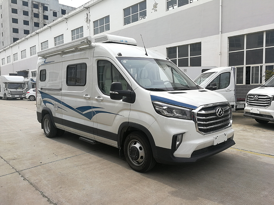 上汽大通V90加長(zhǎng)軸高頂房車(chē)-白色